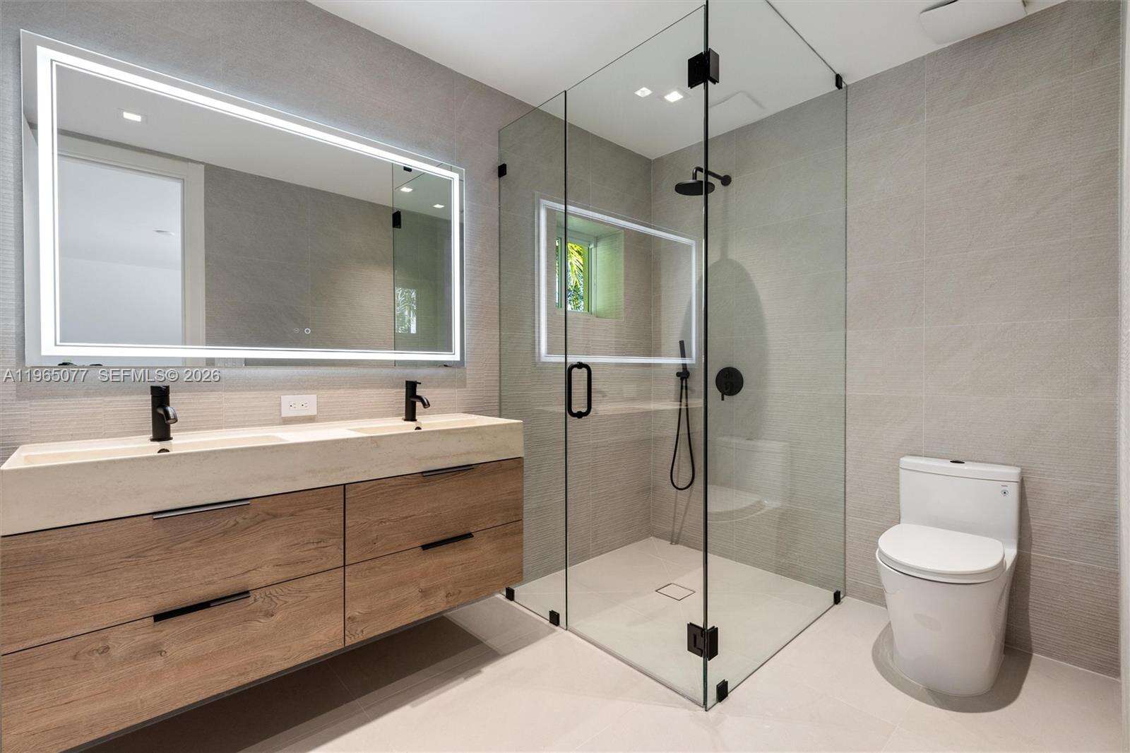 19721 23rd Ave, Miami, FL 33180 | Picture 37