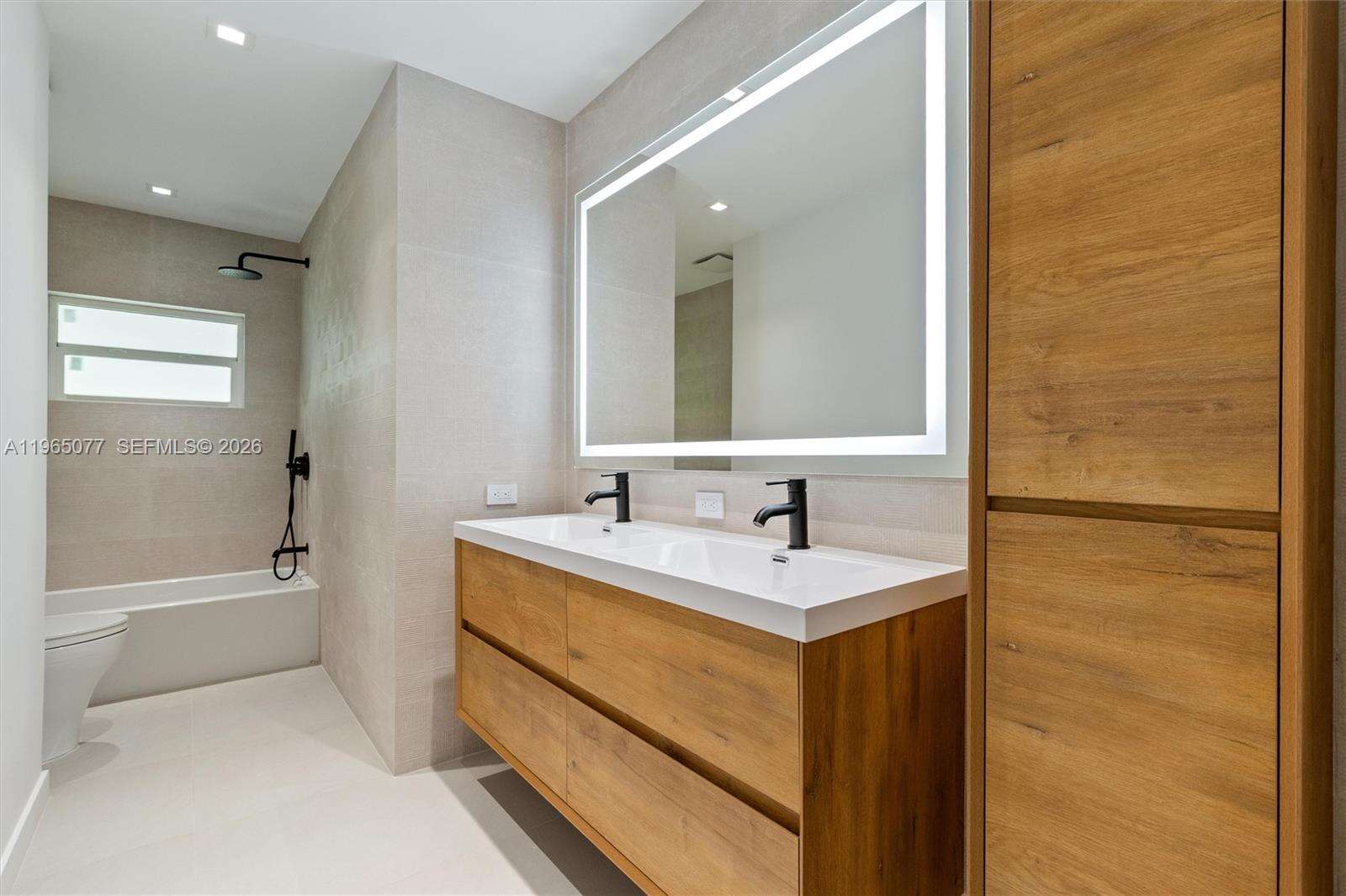 19721 23rd Ave, Miami, FL 33180 | Picture 46