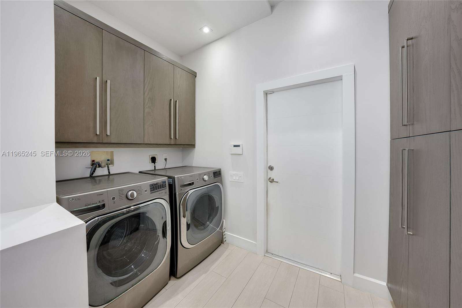 1366 Harbor Vw W, Hollywood, FL 33019 | Picture 8