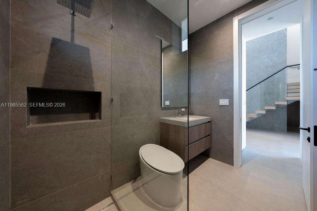 215 Shore Dr, Miami, FL 33133 | Picture 18