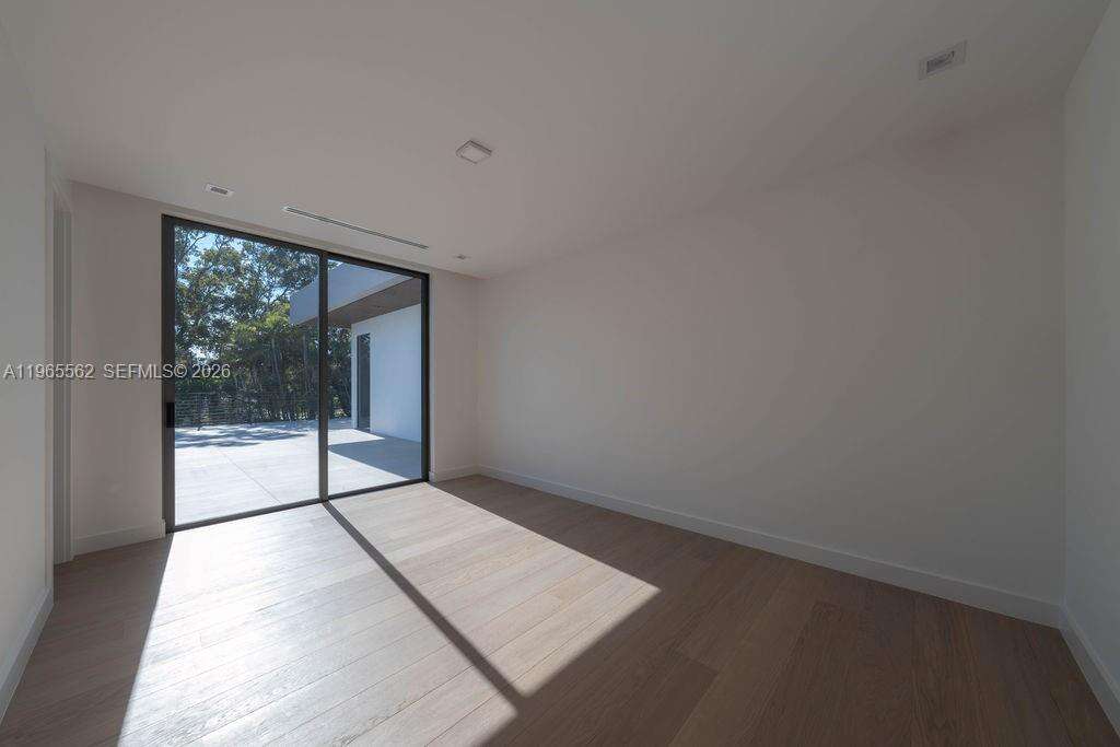 215 Shore Dr, Miami, FL 33133 | Picture 30