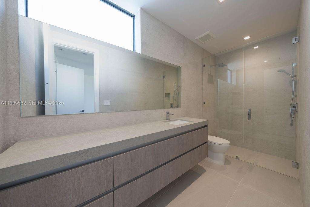 215 Shore Dr, Miami, FL 33133 | Picture 32