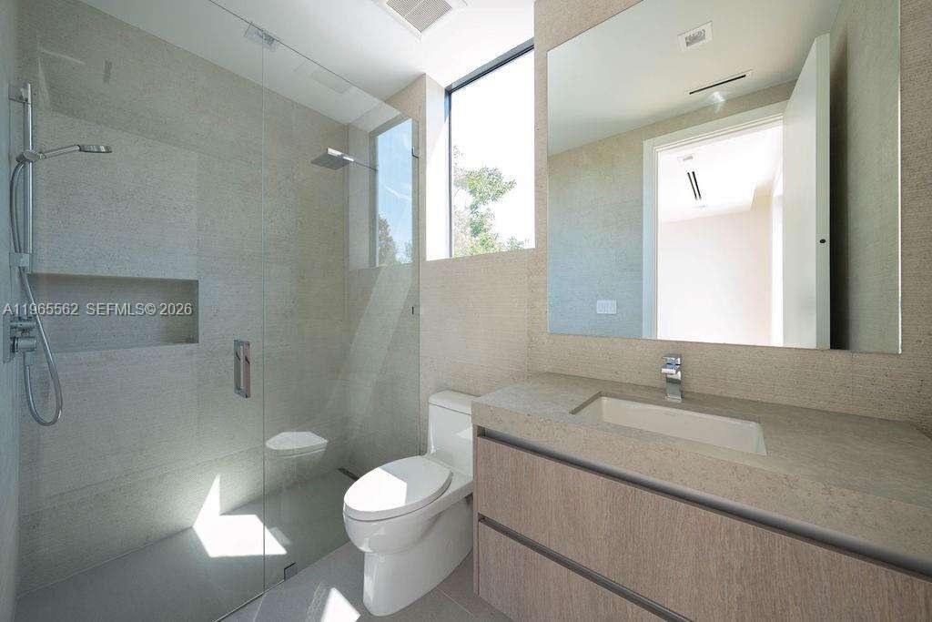 215 Shore Dr, Miami, FL 33133 | Picture 33