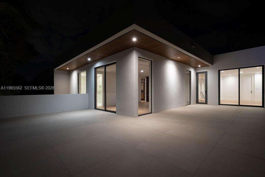 215 Shore Dr, Miami, FL 33133 | Picture 36