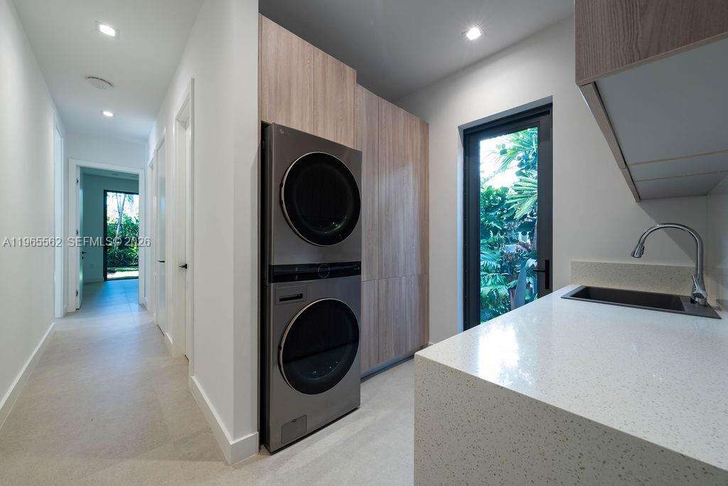 215 Shore Dr, Miami, FL 33133 | Picture 38