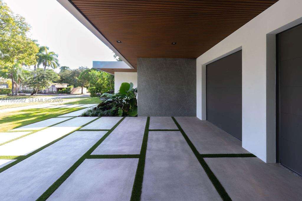 215 Shore Dr, Miami, FL 33133 | Picture 6