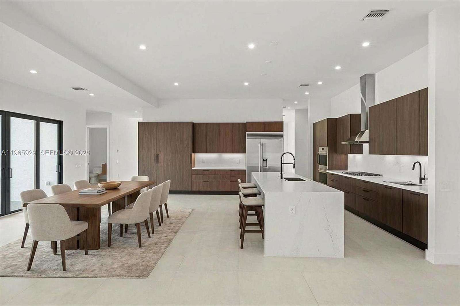 5718 Ashwood Cir W, Hollywood, FL 33312 | Picture 2