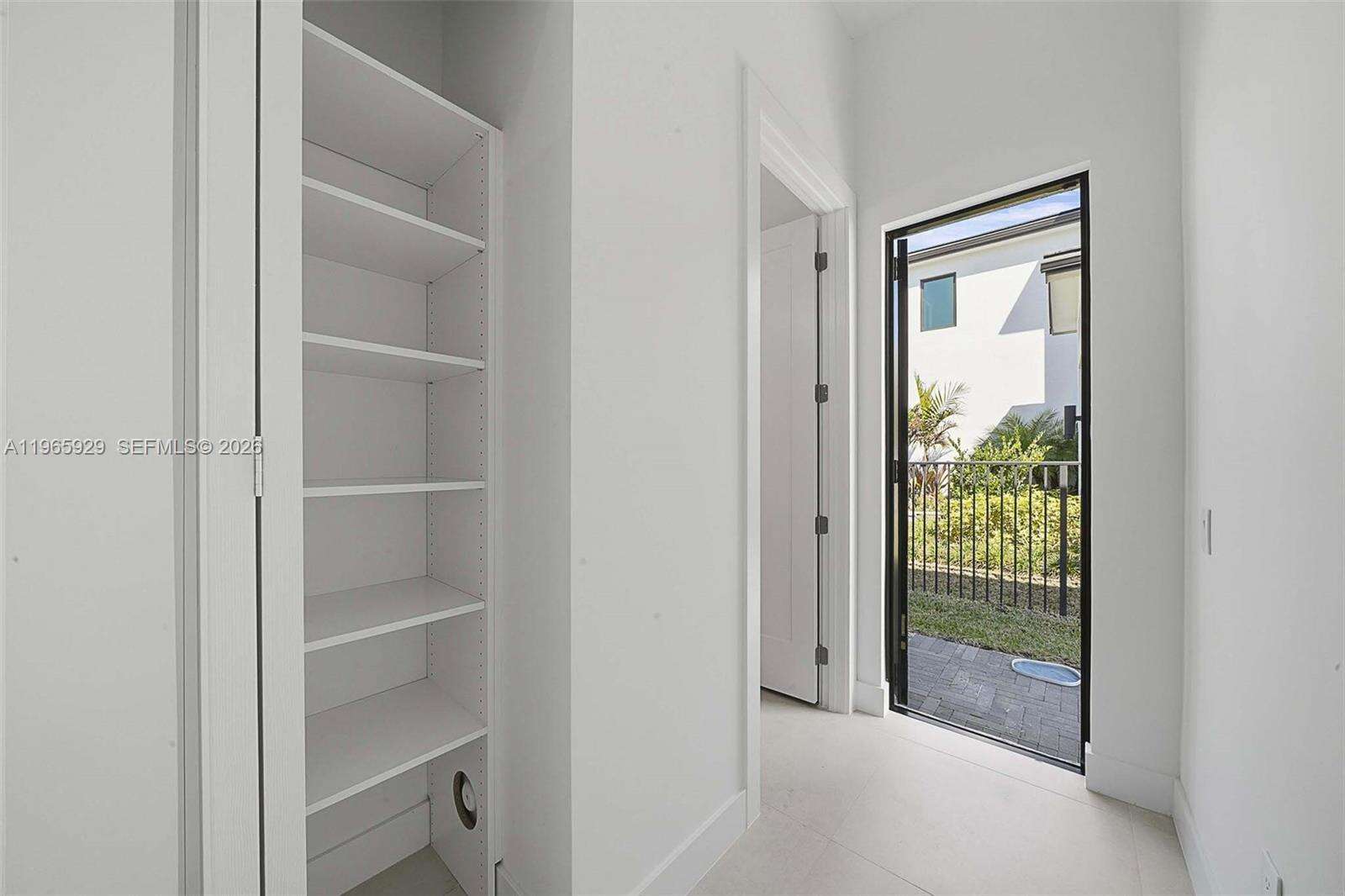 5718 Ashwood Cir W, Hollywood, FL 33312 | Picture 18