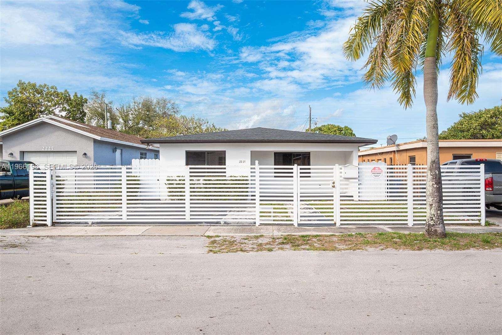 2221 Charleston St, Hollywood, FL 33020 | Picture 1