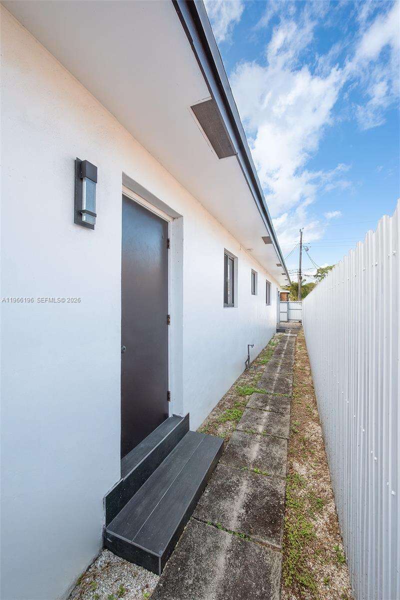 2221 Charleston St, Hollywood, FL 33020 | Picture 22