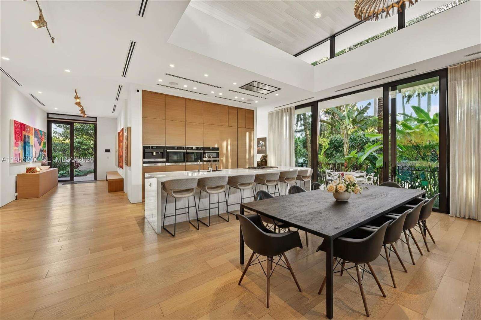 2300 Sunset Dr, Miami Beach, FL 33140 | Picture 12