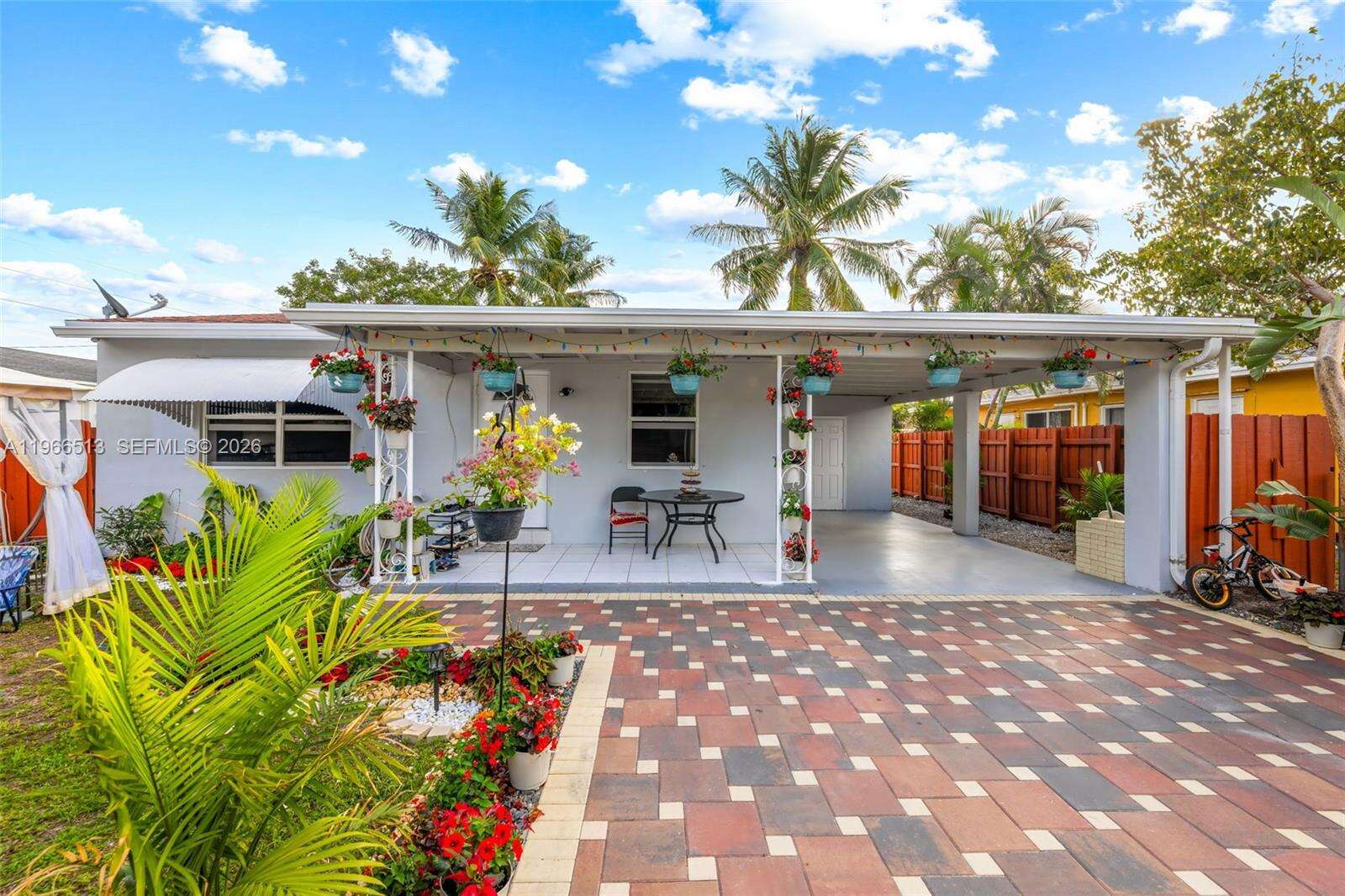 2210 Roosevelt St, Hollywood, FL 33020 - For Sale photo 2