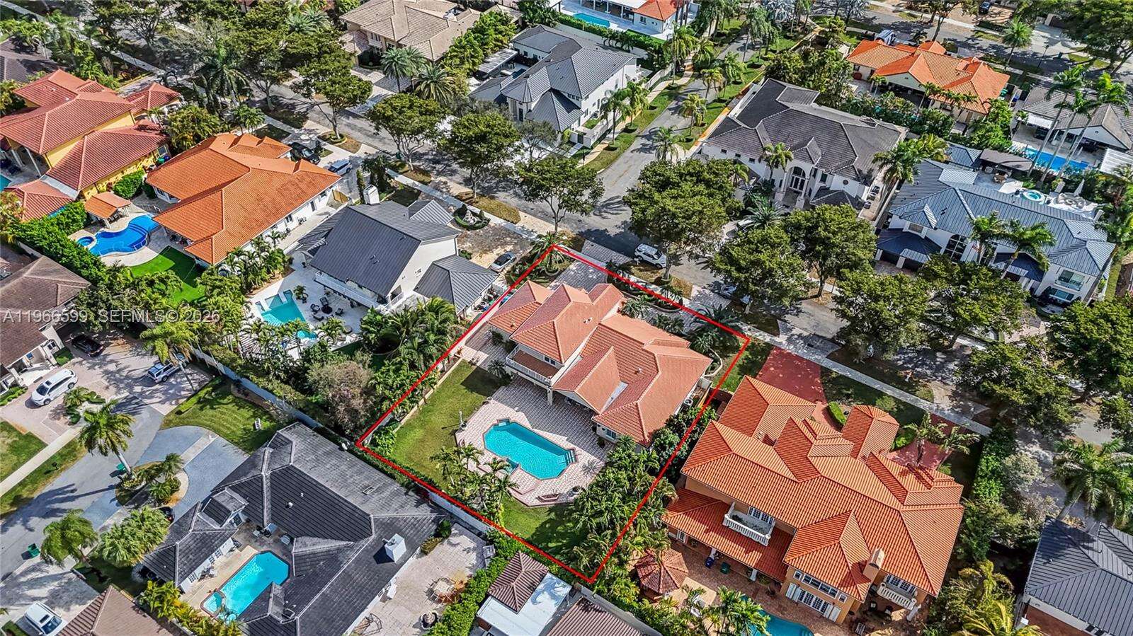 8305 157th Ter, Miami Lakes, FL 33016 | Picture 38