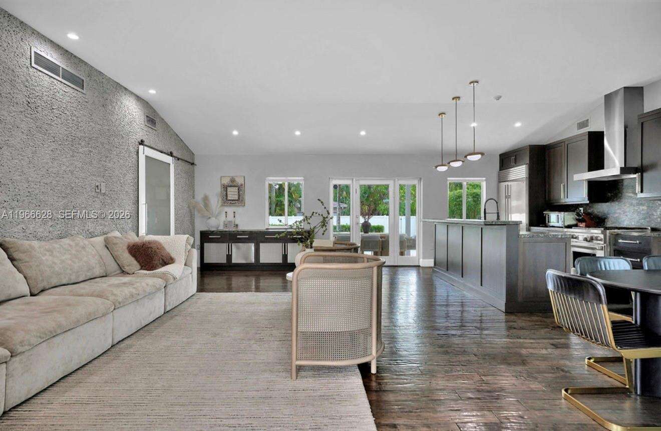 1050 Jefferson St, Hollywood, FL 33019 | Picture 12