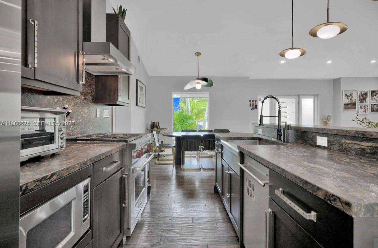 1050 Jefferson St, Hollywood, FL 33019 | Picture 18