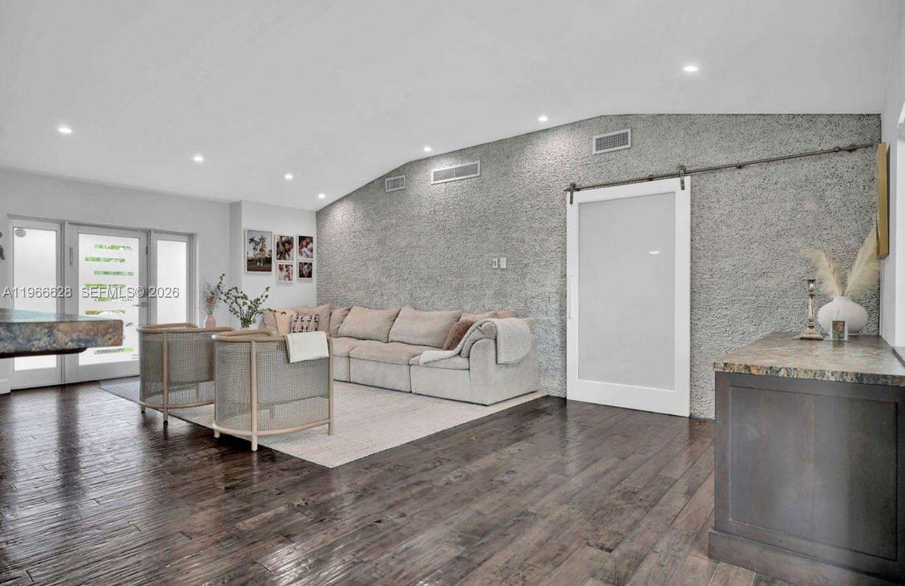 1050 Jefferson St, Hollywood, FL 33019 | Picture 20