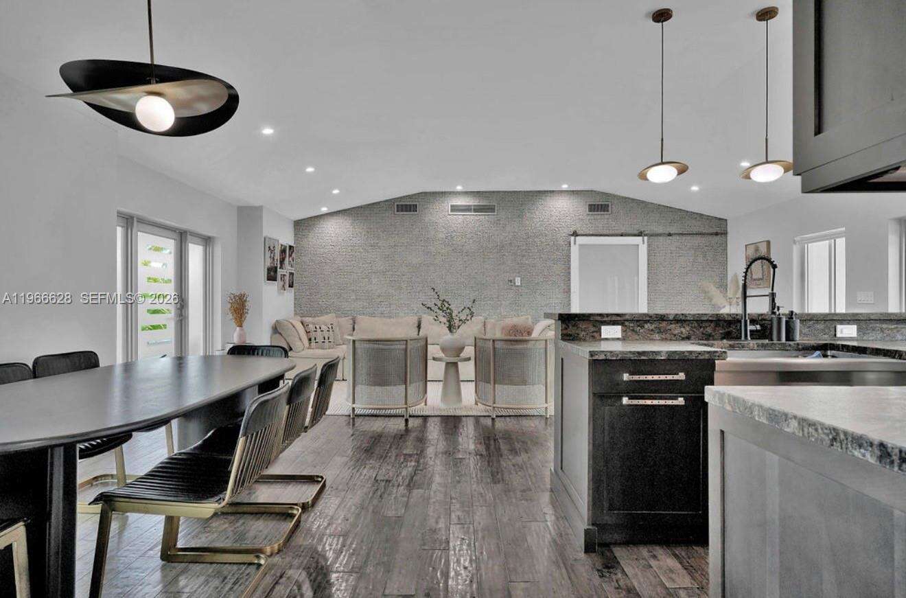 1050 Jefferson St, Hollywood, FL 33019 | Picture 33