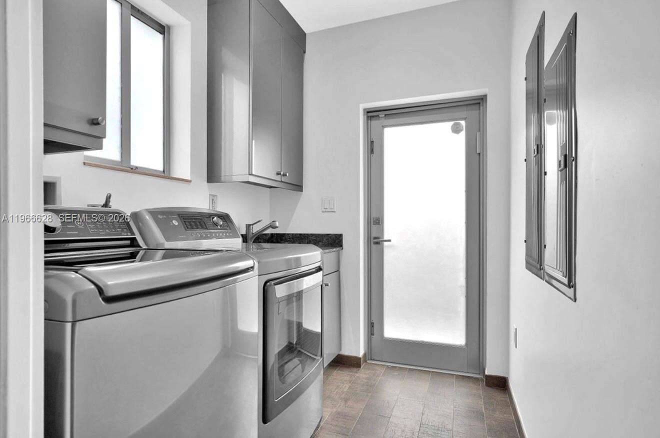 1050 Jefferson St, Hollywood, FL 33019 | Picture 39