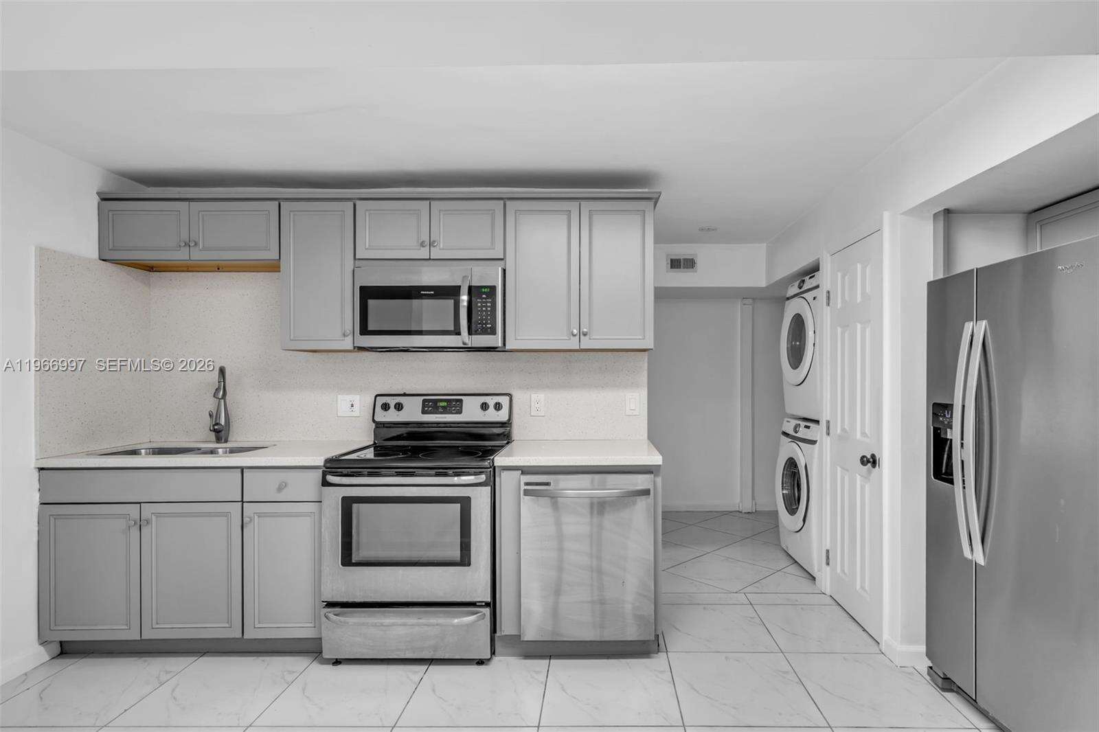 411 61st Ave, Hollywood, FL 33024 - For Sale photo 3
