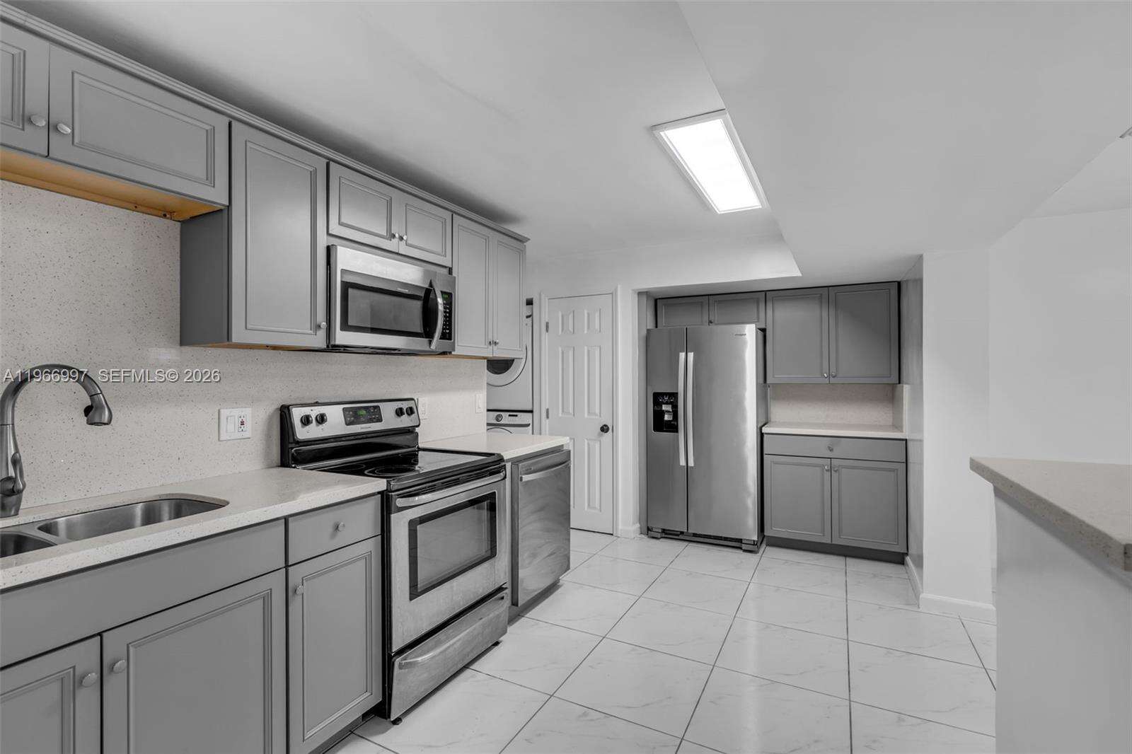 411 61st Ave, Hollywood, FL 33024 - For Sale photo 5