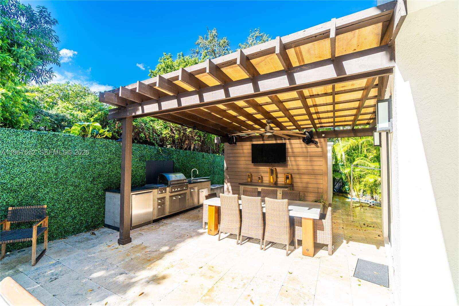 2752 Brickell Ct, Miami, FL 33129 | Picture 7