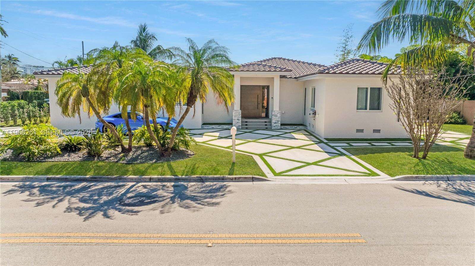 500 94th St, Surfside, FL 33154 | Picture 10