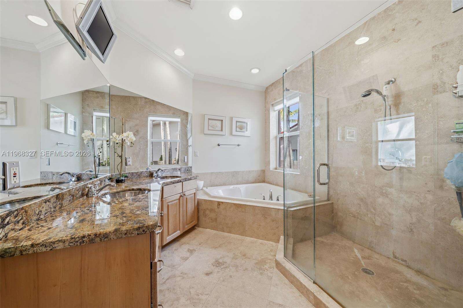 7431 Center Bay Dr, North Bay Village, FL 33141 | Picture 18