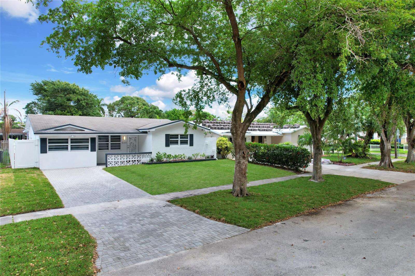 5311 Pierce, Hollywood, FL 33021 - For Sale photo 1
