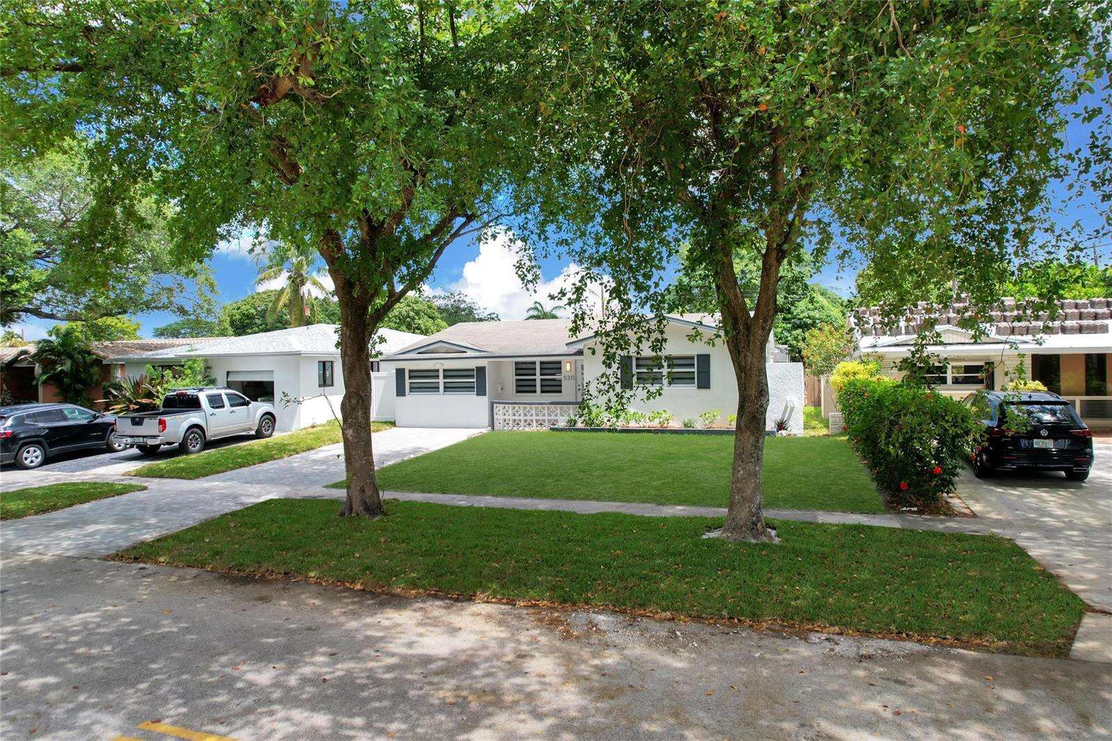 5311 Pierce, Hollywood, FL 33021 - For Sale photo 2