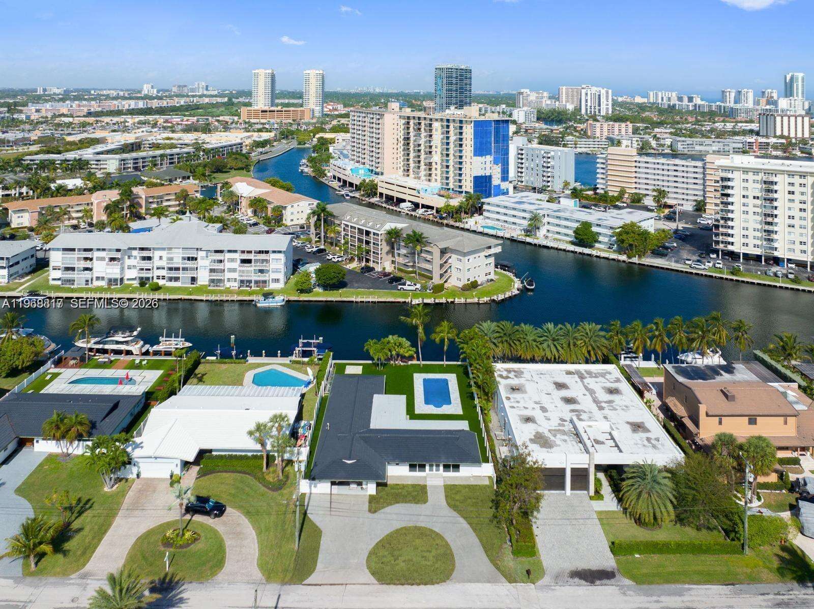 430 Tamarind Dr, Hallandale Beach, FL 33009 | Picture 5