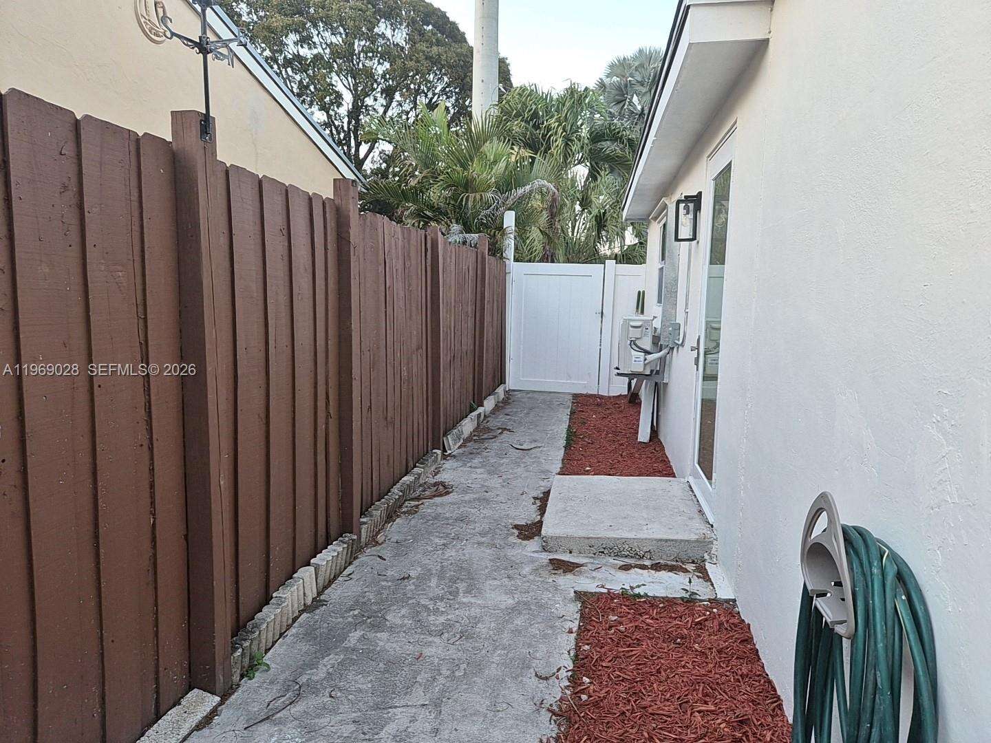 Hollywood, FL 33021 - For Sale photo 28