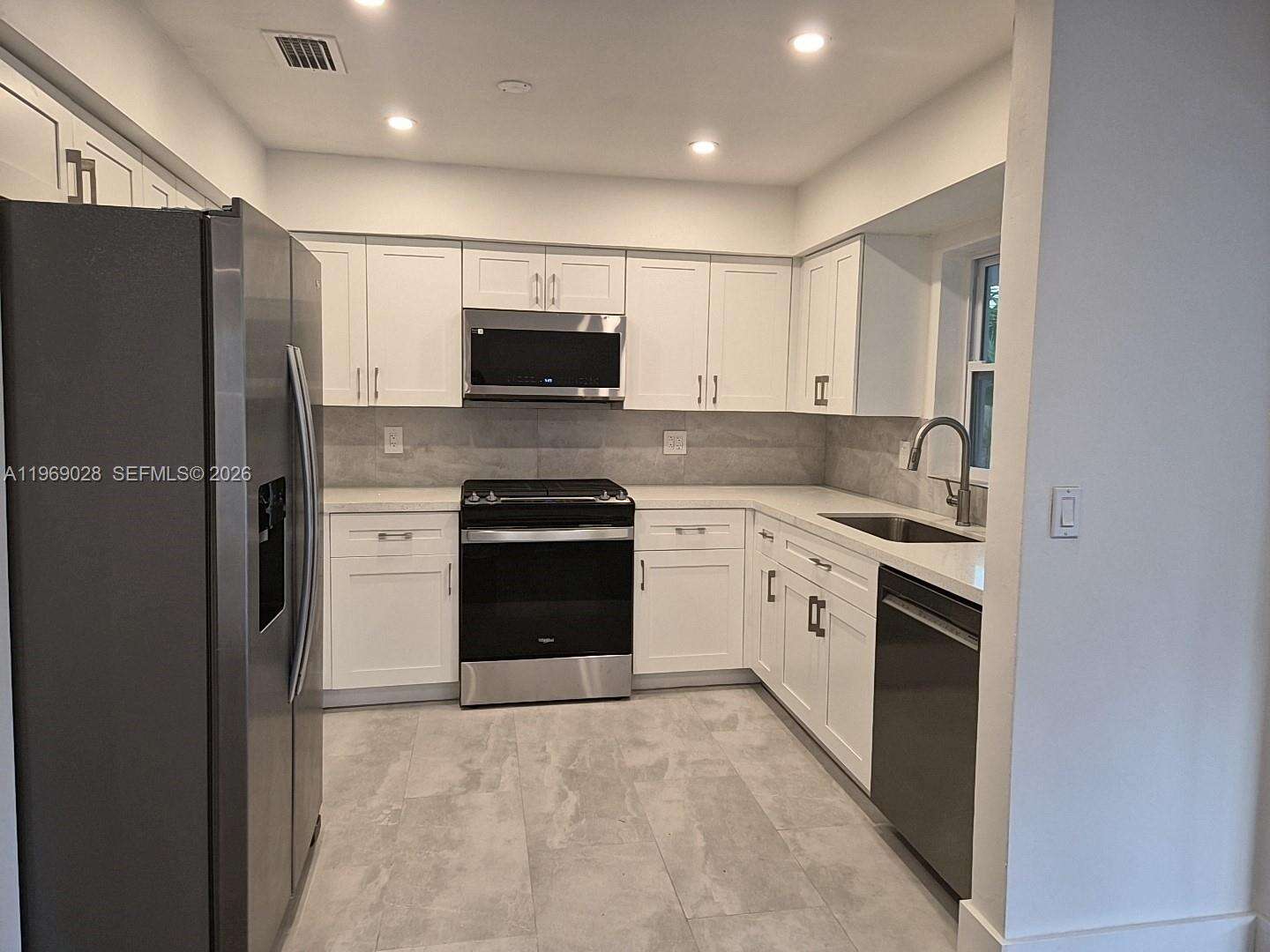 Hollywood, FL 33021 - For Sale photo 5