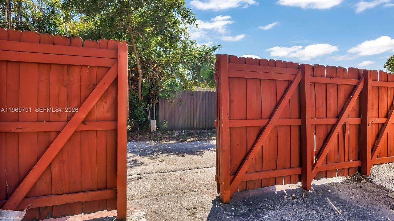 5300 Grant St, Hollywood, FL 33021 | Picture 39