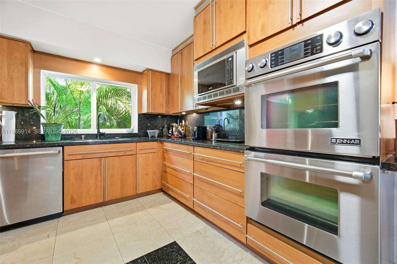 3730 Solana Rd, Miami, FL 33133 | Picture 39