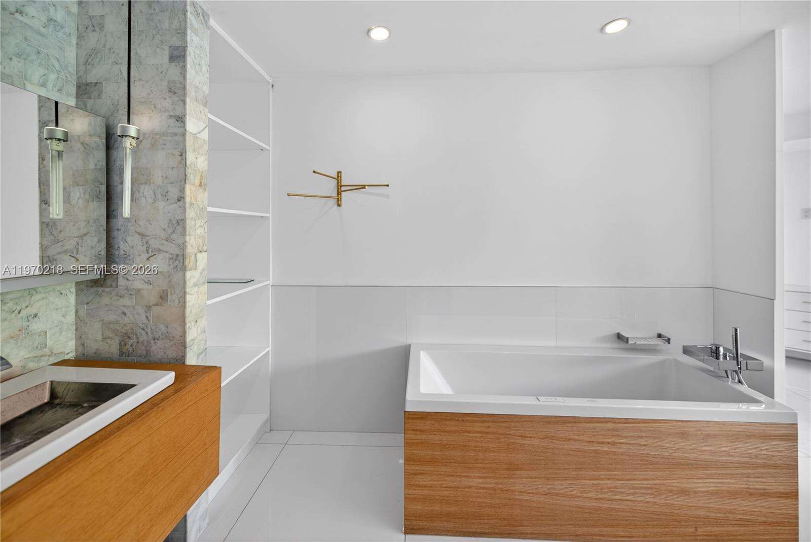 1000 Shore Dr, Miami Beach, FL 33141 | Picture 32