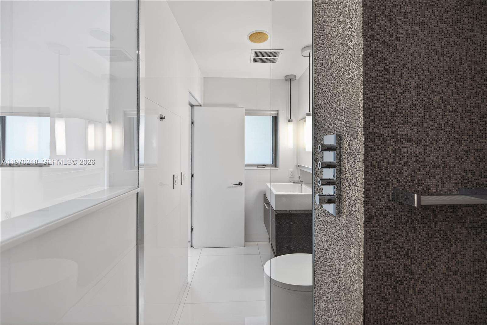 1000 Shore Dr, Miami Beach, FL 33141 | Picture 37