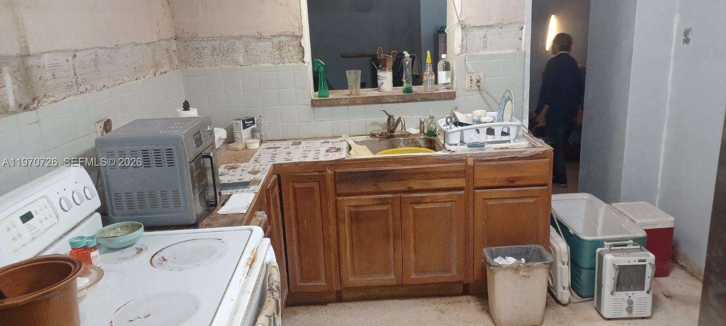 2215 Wiley St, Hollywood, FL 33020 | Picture 14