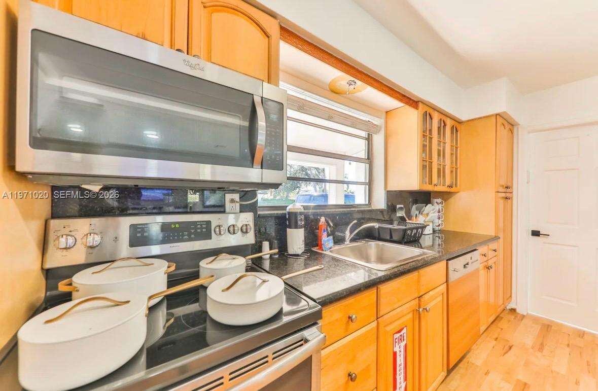  , Miami, FL 33180 | Picture 11