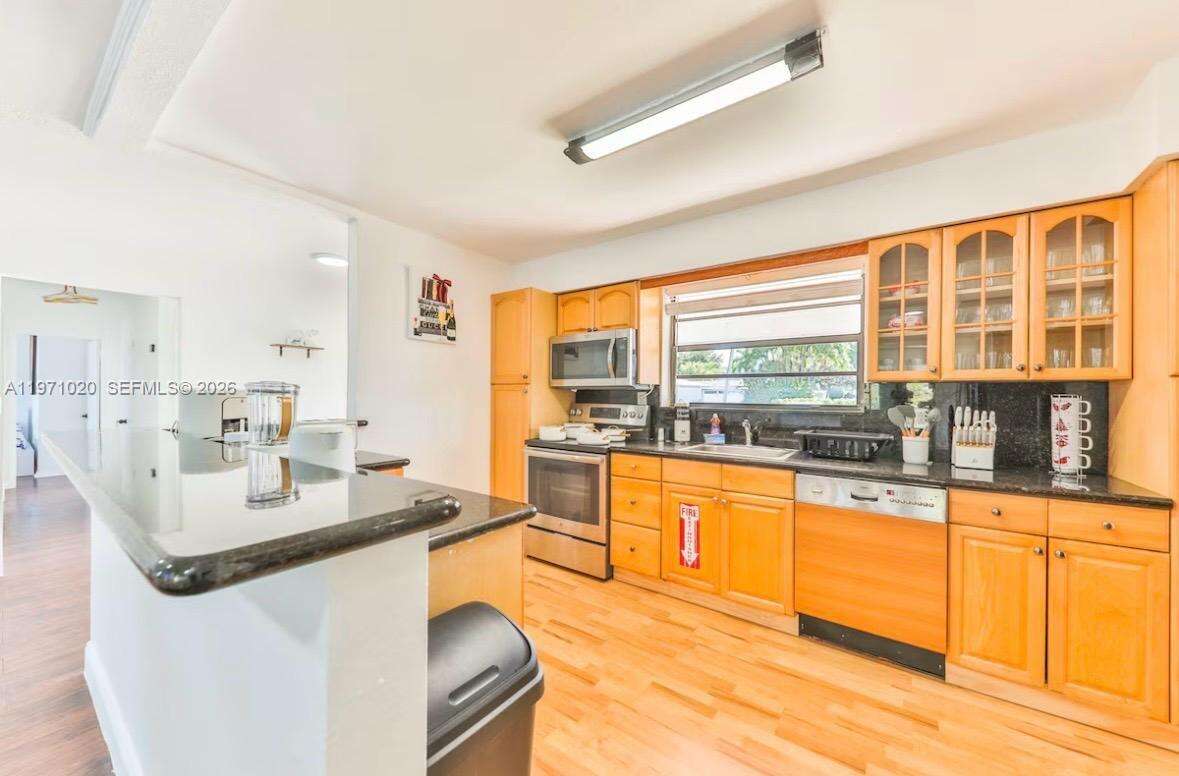  , Miami, FL 33180 | Picture 12