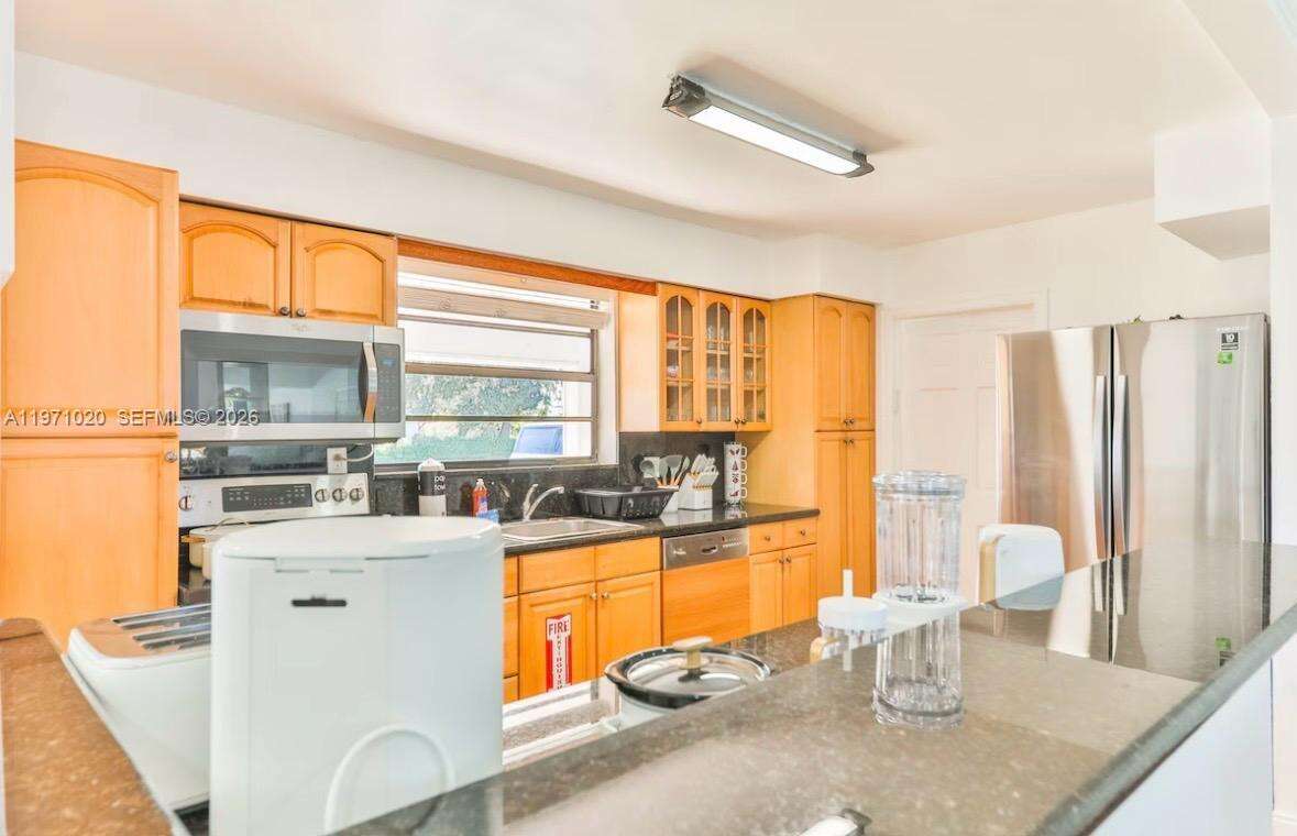  , Miami, FL 33180 | Picture 14