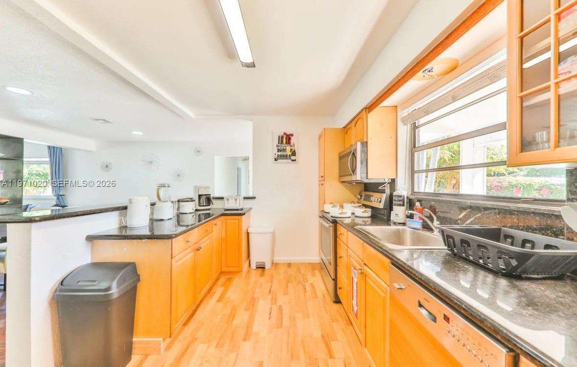  , Miami, FL 33180 | Picture 17