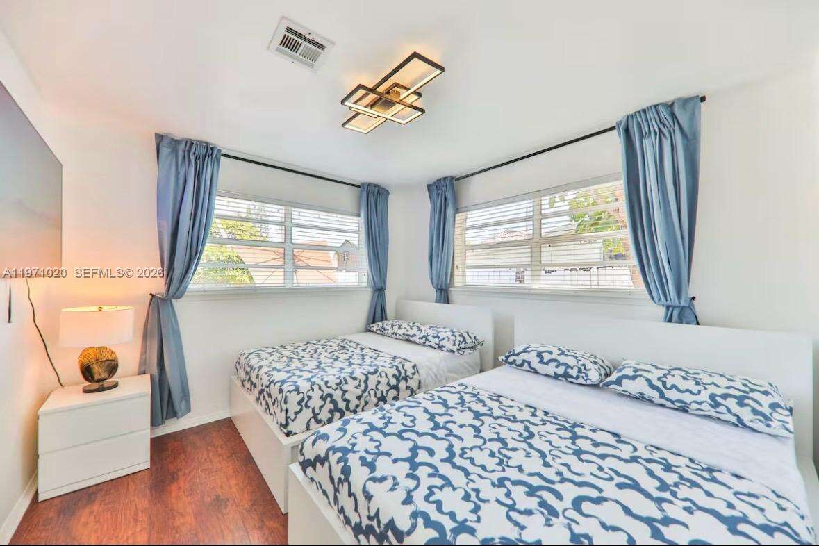  , Miami, FL 33180 | Picture 25