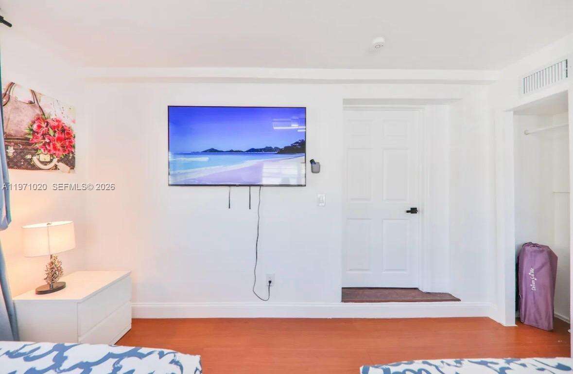  , Miami, FL 33180 | Picture 32