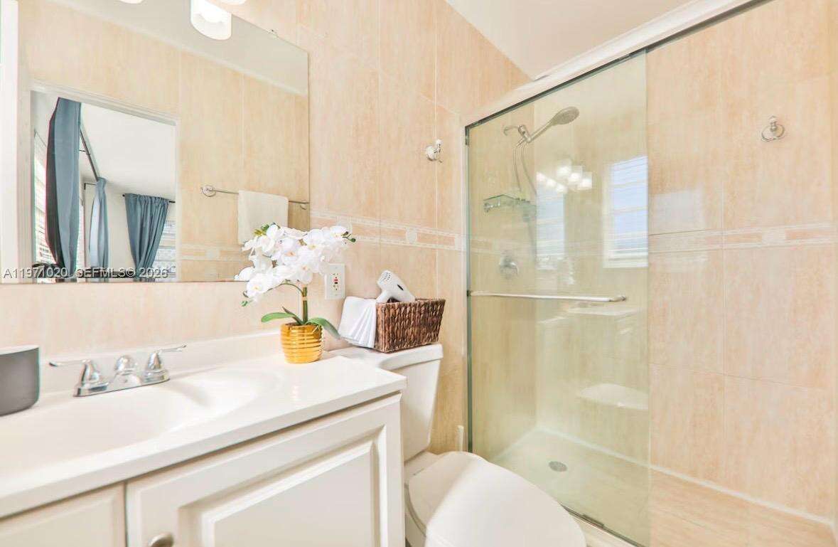  , Miami, FL 33180 | Picture 39