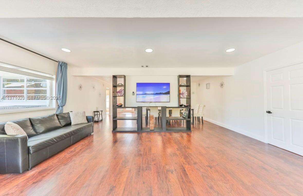  , Miami, FL 33180 | Picture 5