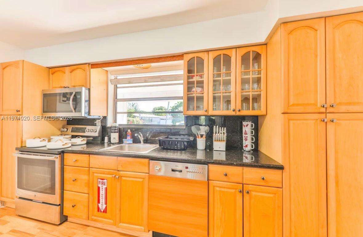  , Miami, FL 33180 | Picture 10