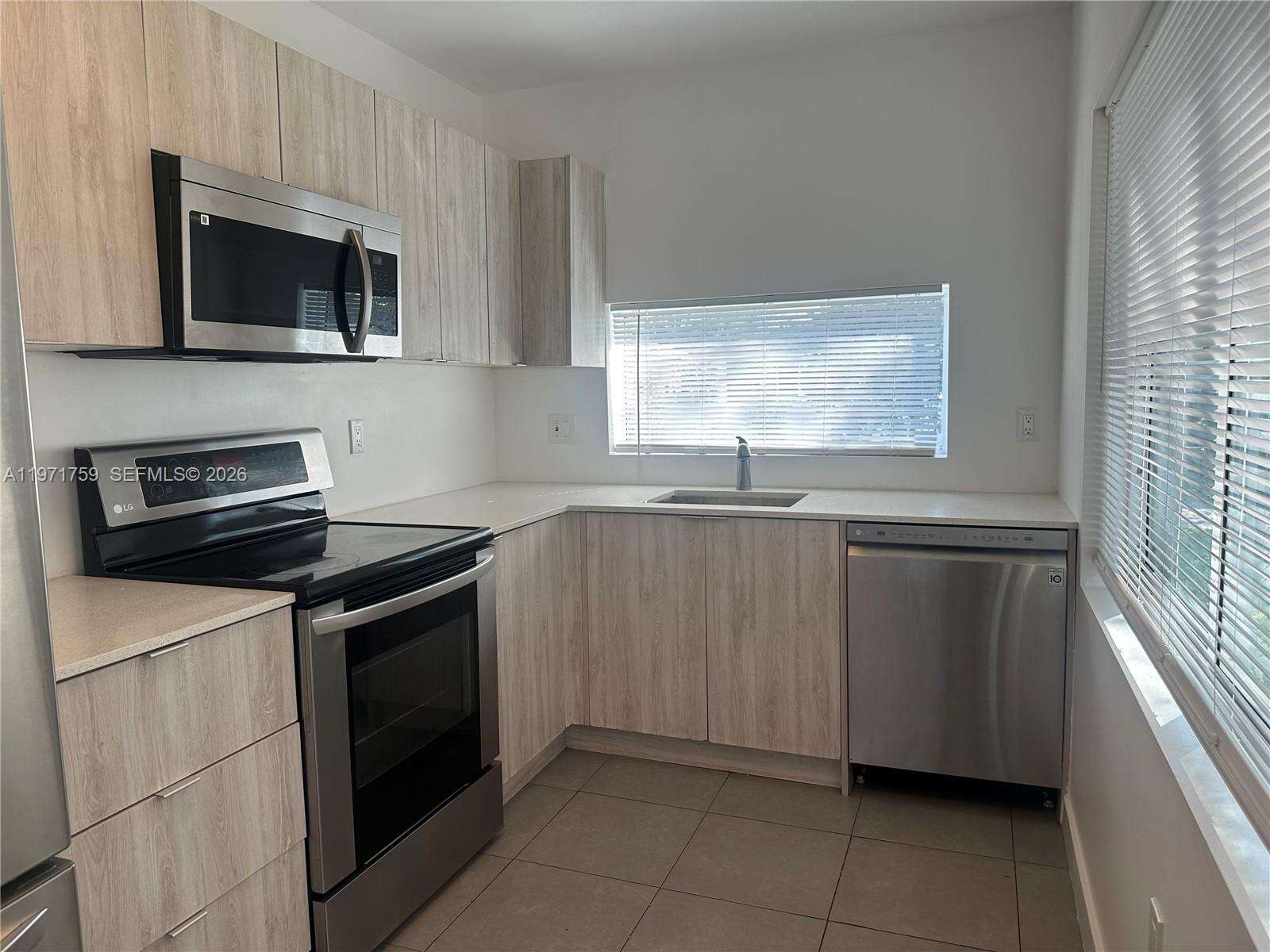 2206 Simms St, Hollywood, FL 33020 | Picture 12