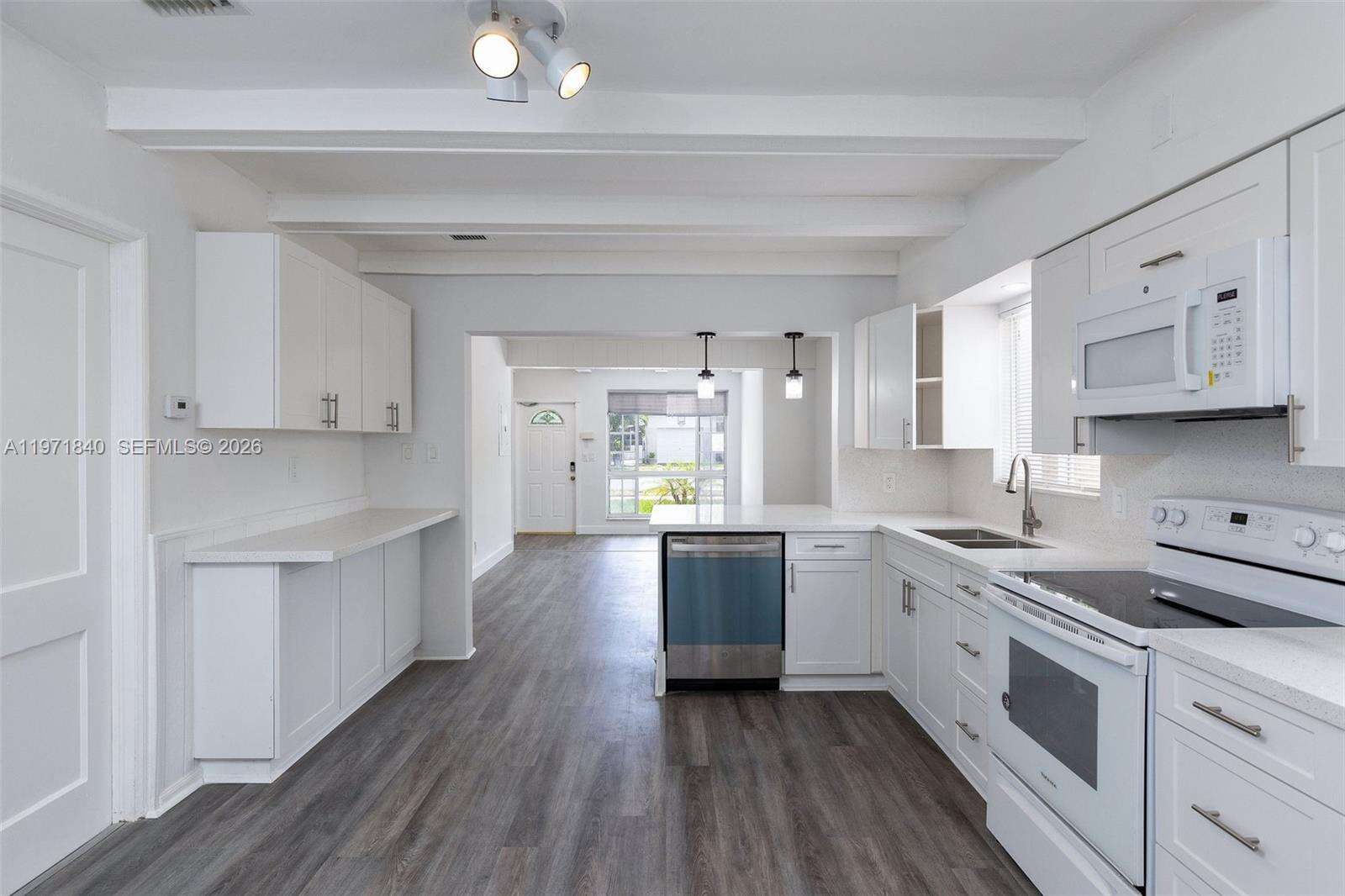 132 2nd Ave, Hallandale Beach, FL 33009 | Picture 4