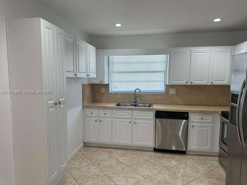 208 2nd Ave, Hallandale Beach, FL 33009 | Picture 3