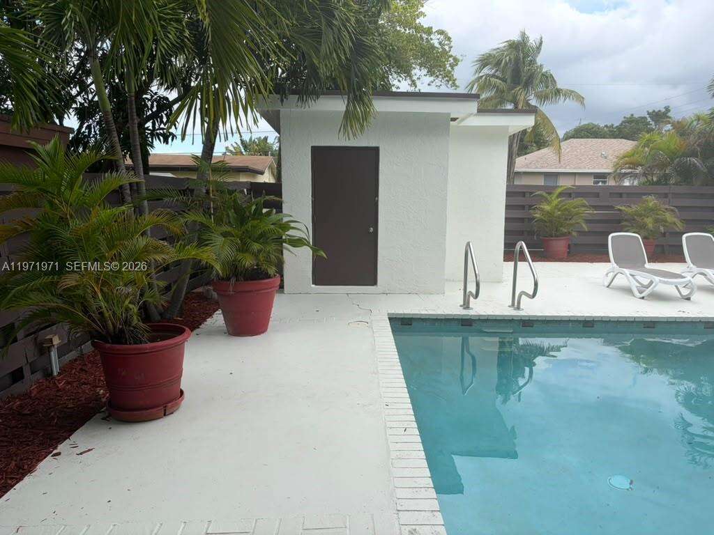 208 2nd Ave, Hallandale Beach, FL 33009 - For Sale photo 28